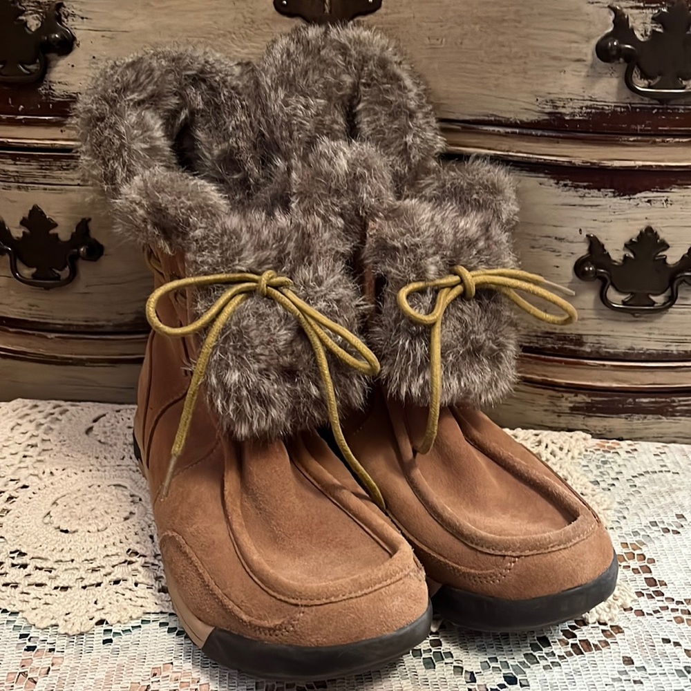 Lands End boots